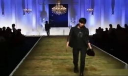 张亮走秀视频,时尚舞台上的硬汉魅力